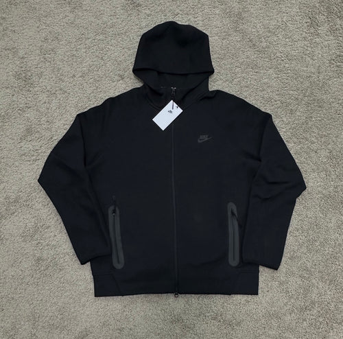 Nike Black Tech