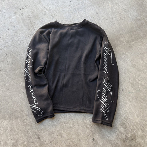 Casual and versatile long-sleeved T-shirt